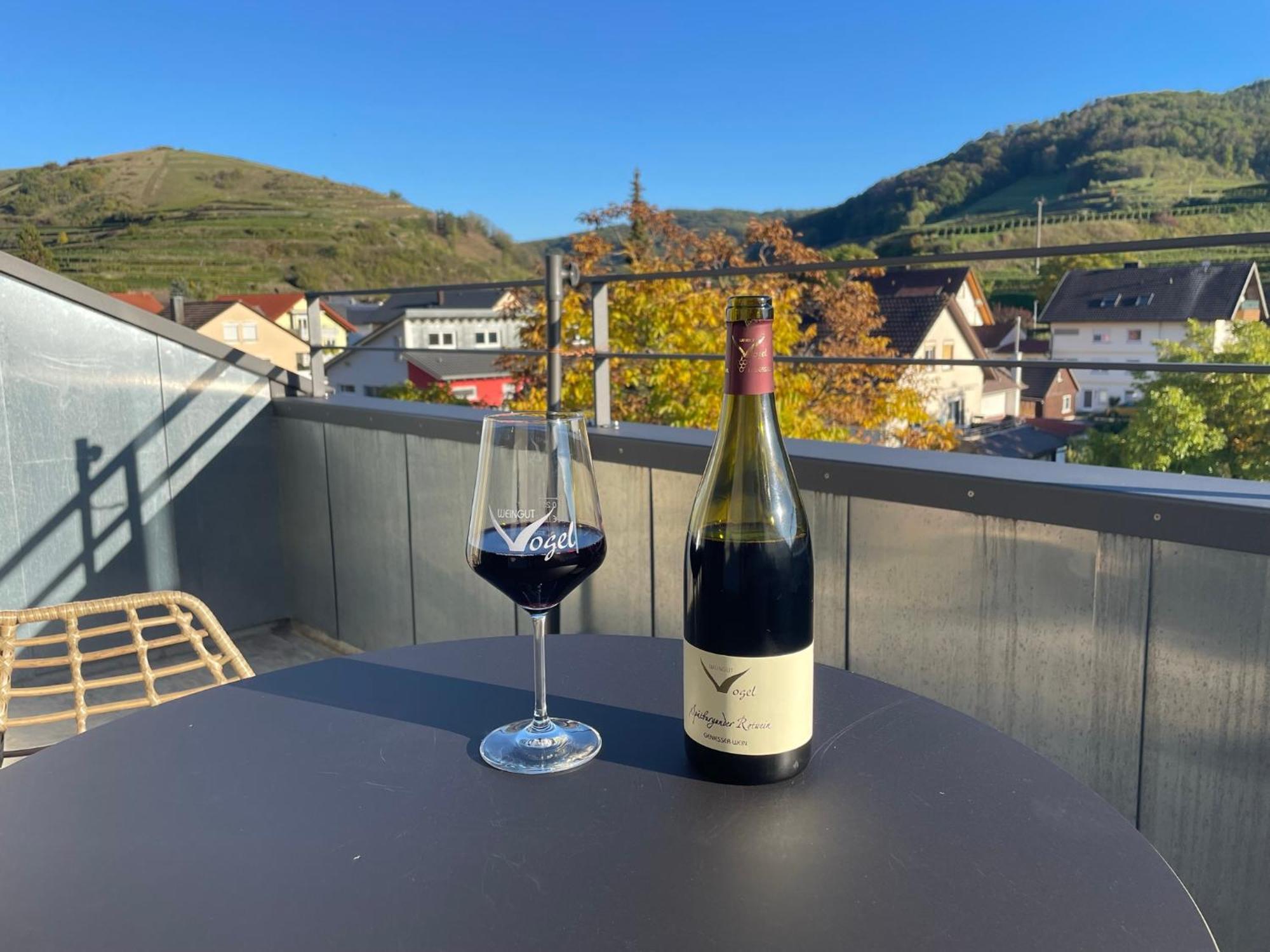 Weingut & Strausswirtschaft Vogel Appartement Vogtsburg Buitenkant foto